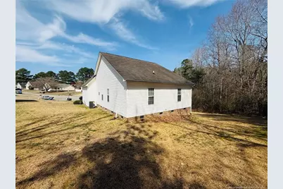 318 Hawthorne Drive, Raeford, NC 28376 - Photo 23