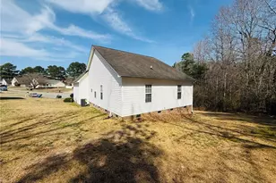 318 Hawthorne Dr, Raeford, NC 28376 - Photo 23