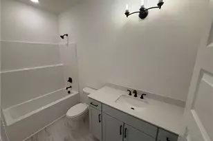 318 Pinecrest Dr, Fayetteville, NC 28305 - Photo 11