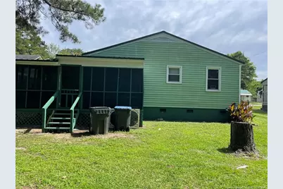 521 E Fifth Avenue, Raeford, NC 28376 - Photo 9