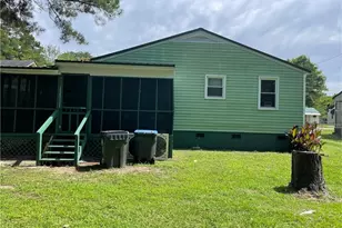 521 E 5th Ave, Raeford, NC 28376 - Photo 9