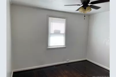 521 E Fifth Avenue, Raeford, NC 28376 - Photo 5