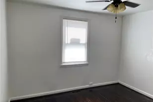 521 E 5th Ave, Raeford, NC 28376 - Photo 5