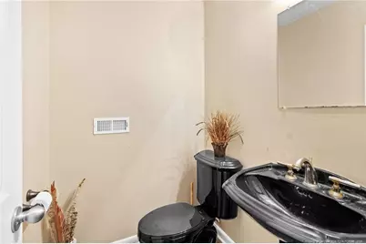 554 Glen Canyon Drive, Fayetteville, NC 28303 - Photo 29