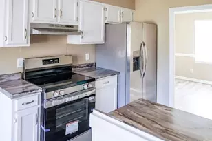 6377 Lake Traill Dr, Fayetteville, NC 28304 - Photo 11