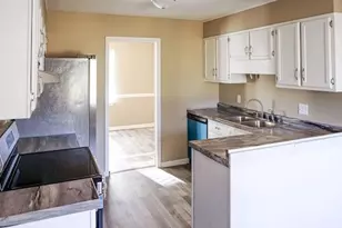 6377 Lake Traill Dr, Fayetteville, NC 28304 - Photo 9