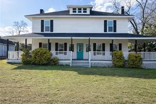 201 N College St, Red Springs, NC 28377 - Photo 1