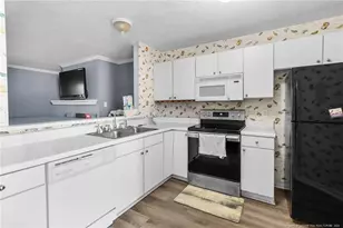 320 Bubble Creek Ct, Fayetteville, NC 28311 - Photo 9