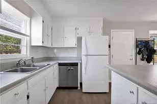 4009 Village Dr, Fayetteville, NC 28304 - Photo 11