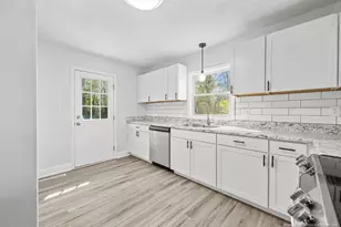 819 Sandalwood Dr, Fayetteville, NC 28304 - Photo 7