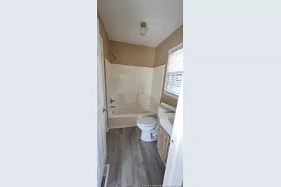 127 E Eighth Avenue, Red Springs, NC 28377 - Photo 11