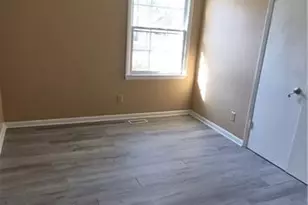 127 E 8th Ave, Red Springs, NC 28377 - Photo 9