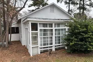 2103 McMillan Ave, Lumberton, NC 28358 - Photo 5