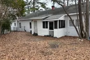 2103 McMillan Ave, Lumberton, NC 28358 - Photo 3