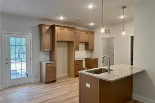 213 E 7th Ave, Raeford, NC 28376 - Photo 7