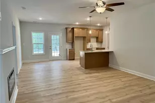 213 E 7th Ave, Raeford, NC 28376 - Photo 5