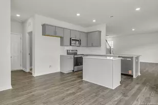 747 Lazy Elm Ln, Aberdeen, NC 28315 - Photo 9