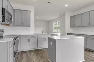 747 Lazy Elm Ln, Aberdeen, NC 28315 - Photo 7