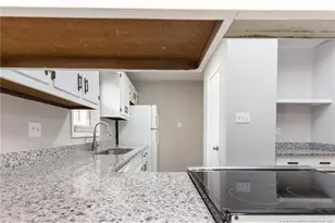 816 Rumford Pl, Fayetteville, NC 28303 - Photo 9