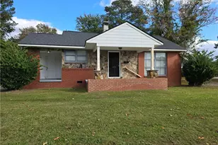 479 McBain Dr, Fayetteville, NC 28305 - Photo 1