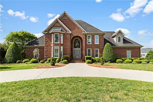 101 Kingsway Dr, Dunn, NC 28334 - Photo 1