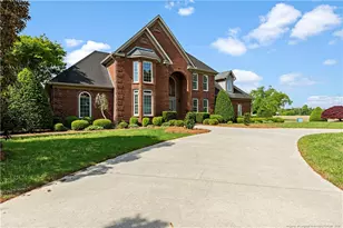 101 Kingsway Dr, Dunn, NC 28334 - Photo 1
