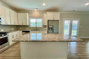 5344 Debut Ave, Hope Mills, NC 28348 - Photo 9