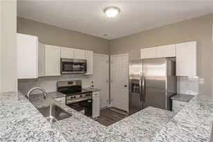 501 Polygon Pl, Fayetteville, NC 28306 - Photo 9