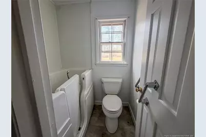 575 Veterans Road, Saint Pauls, NC 28384 - Photo 15
