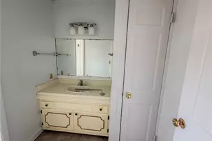 575 Veterans Rd, Saint Pauls, NC 28384 - Photo 9