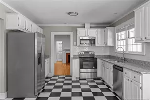 521 S Main St, Broadway, NC 27505 - Photo 27