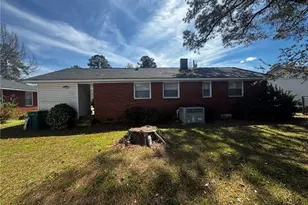 1305 E 13th St, Lumberton, NC 28358 - Photo 13