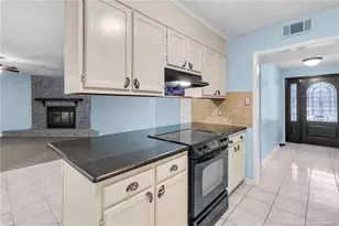 6933 Timbercroft Ln, Fayetteville, NC 28314 - Photo 11