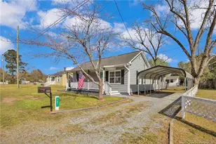 191 S Green St, Parkton, NC 28371 - Photo 3