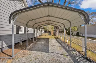 191 S Green St, Parkton, NC 28371 - Photo 5