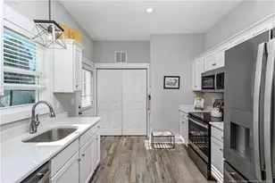 323 W Wooddall St, Benson, NC 27504 - Photo 9