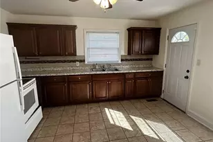 1000 Ivy Rd, Fayetteville, NC 28303 - Photo 5