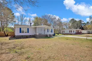 518 Inverary Dr, Raeford, NC 28376 - Photo 3