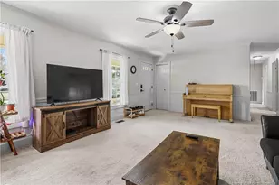 205 Violet Rd, Dunn, NC 28334 - Photo 5