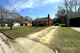 202 N Edinborough St, Red Springs, NC 28377 - Photo 3