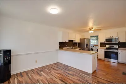 5126 Miranda Drive, Hope Mills, NC 28348 - Photo 7