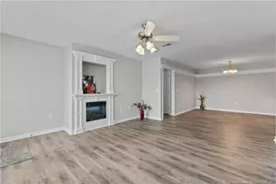 405 Meadowland Ct, Hope Mills, NC 28348 - Photo 7