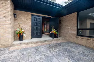 1277 Laurel Cir, Vass, NC 28394 - Photo 3