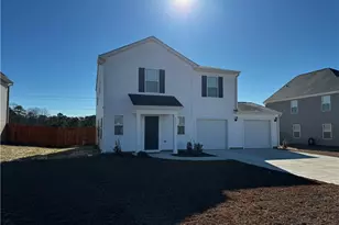 4623 Revelstroke Rd, Hope Mills, NC 28348 - Photo 3