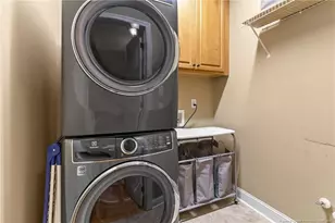 417 Foxwood Dr, Hope Mills, NC 28348 - Photo 39