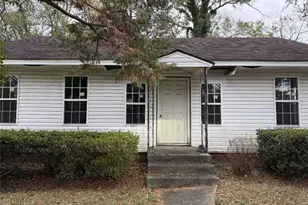 309 W 17th St, Lumberton, NC 28358 - Photo 1