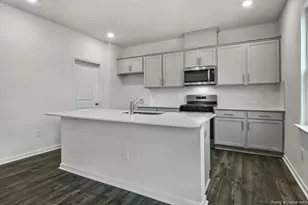 81 Discovery Wy, Spring Lake, NC 28390 - Photo 7