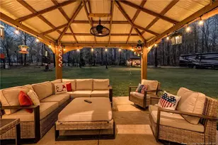 172 Canyon Creek Dr, Sanford, NC 27330 - Photo 3