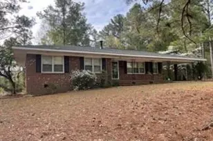 395 N Gaines St, Southern Pines, NC 28387 - Photo 1