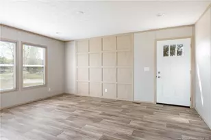 389 Corner Oaks Dr, Saint Pauls, NC 28384 - Photo 3